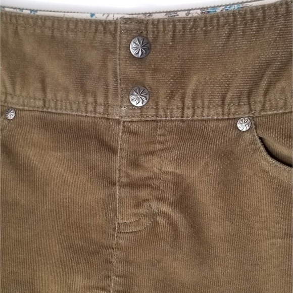 Athleta Cordoba Corduroy Light Weight Olive Skirt - Picture 4 of 6